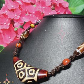 上肯 九眼天珠の画像