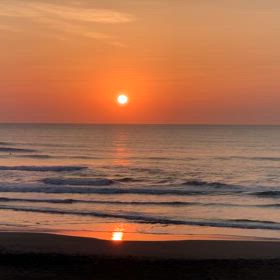 5月6日千葉北、東浪見の朝の波の画像