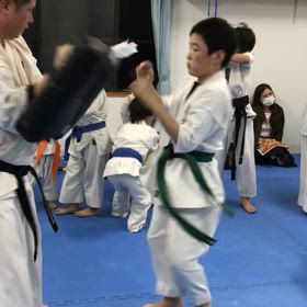 回し蹴り左右連打！の画像