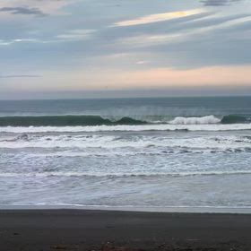 11月10日千葉北、東浪見の朝の波の画像
