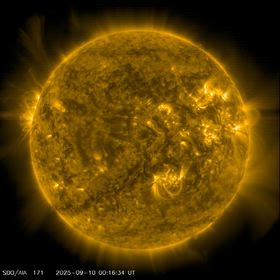 太陽が巨大プロミネンス放出　地球の80倍の画像