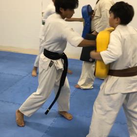 跳び後ろ蹴り！の画像