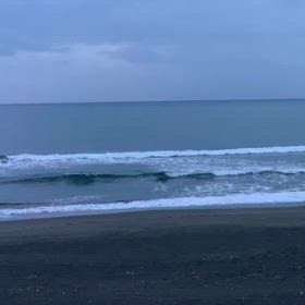 2月11日千葉北、東浪見の朝の波の画像