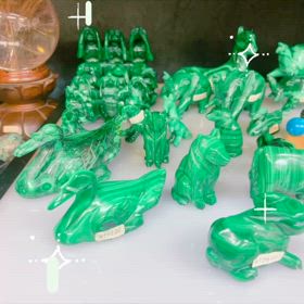 ✨SNS限定　マラカイト置物✨の画像