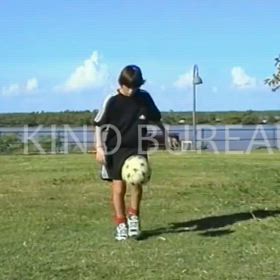 12歳の頃のメッシの画像