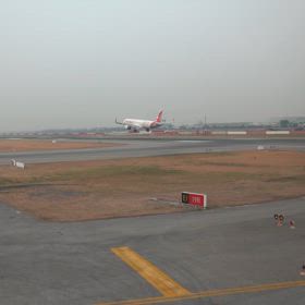 NH805のスワナプーム空港離陸〜靄の画像