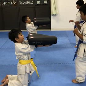 ミドルキックの練習！の画像