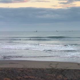 12月20日千葉北、東浪見の朝の波の画像