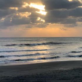 11月16日千葉北、東浪見の朝の波の画像