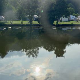 ドイツ人はキャンプがお好きの画像