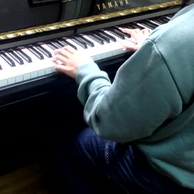 殿がピアノに目覚めた！の画像