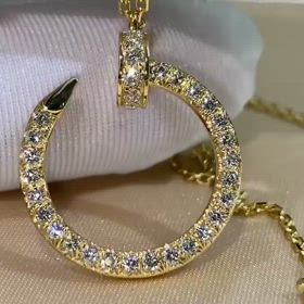 ダイヤモンド付きカルティエ　ネックレスの画像