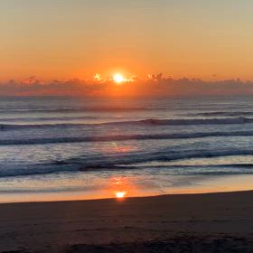 2月11日千葉北、東浪見の朝の波の画像
