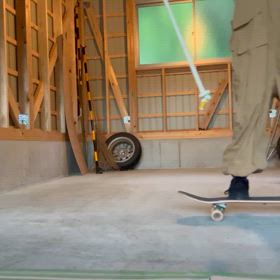 前足の引っかかりが出てきたオーリーの画像