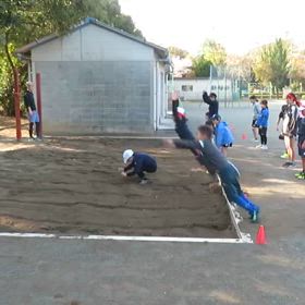 4/12 基本動作（立ち幅跳び）①の画像