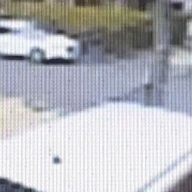 車庫から出てきて車庫入れ。の画像