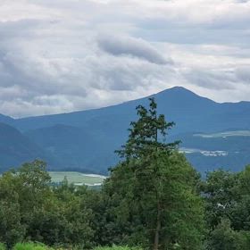 沼田の片品川の河岸段丘の画像