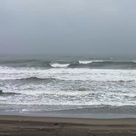 10月25日千葉北、東浪見の朝の波の画像