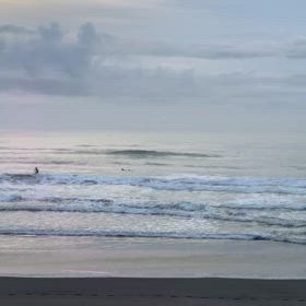 4月8日千葉北、東浪見の朝の波の画像