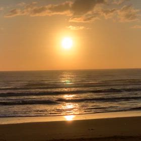 10月15日千葉北、東浪見の朝の波の画像