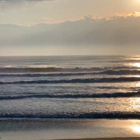 3月9日千葉北、東浪見の朝の波の画像