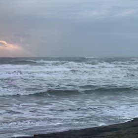 10月10日千葉北、東浪見の朝の波の画像