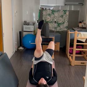 腿の前側は緩め、ハムストリングを発火　競輪選手の画像