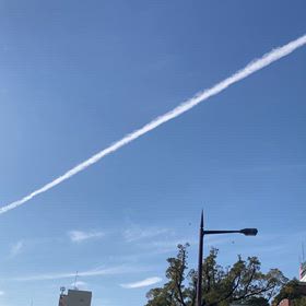 飛行機雲の画像