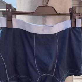 藍染パンツと室内草履の画像