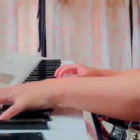 春ﾌﾟｰのｴﾚｸﾄｰﾝ演奏ｼﾘｰｽﾞ(庄野真代の飛んでｲｽﾀﾝﾌﾞｰﾙ❤️)の画像