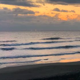 2月12日千葉北、東浪見の朝の波の画像