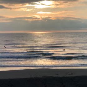 4月29日千葉北、東浪見の朝の波の画像