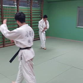先輩後輩の画像
