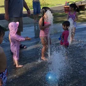 姪っ子　水遊びの画像