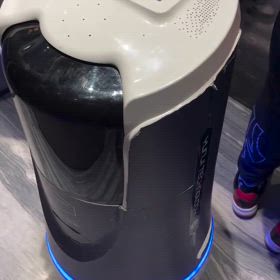 ホテルで活躍！デリバリーロボットの画像