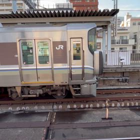 ２２５系＋２２３系快速　動画の画像