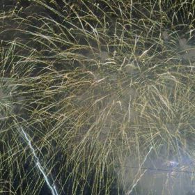 秋の花火もいいものだの画像