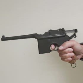 モーゼルc96擬きに装填の画像