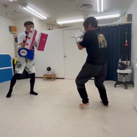 マンツーマンで安心！キックボクシングミット打ち｜初心者も女性も楽しめるパーソナルコースの画像