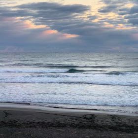 1月6日千葉北、東浪見の朝の波の画像