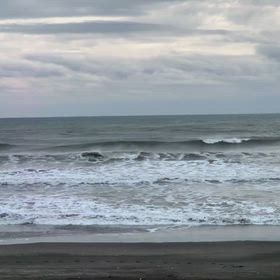 10月23日千葉北、東浪見の朝の波の画像