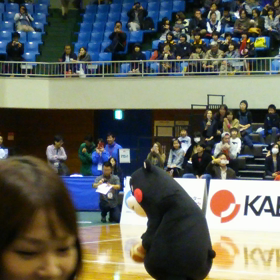 くまモンの始球式の画像