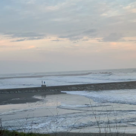 5月22日千葉北、東浪見の朝の波の画像
