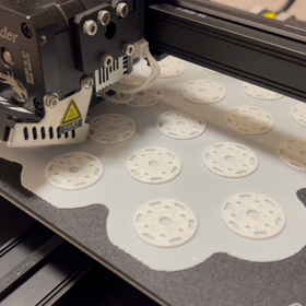 空気絶縁ケーブルの部品、まだまだですの画像