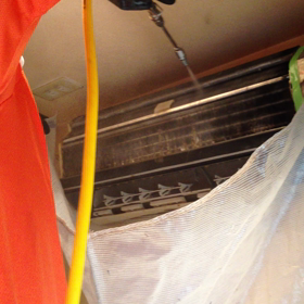 家庭用エアコン洗浄中！の画像