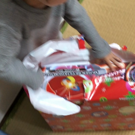 長男5歳のクリスマスプレゼントへの興奮が凄い件の画像
