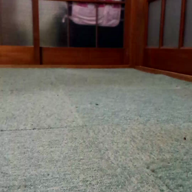 玩具を投げるの画像