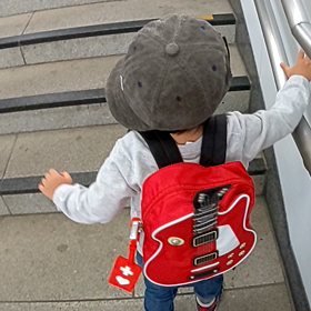 手すりを使って階段を上れた…！の画像