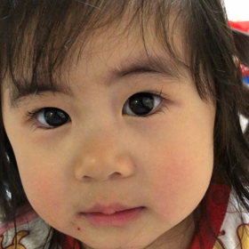 涙をこらえるヤツの画像