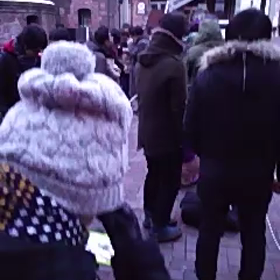 Z2トークショー抽選の列の画像